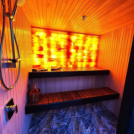 Zupe Dream House With Jacuzzi And Sauna Villa