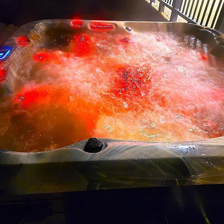 Zupe Dream House With Jacuzzi And Sauna Villa